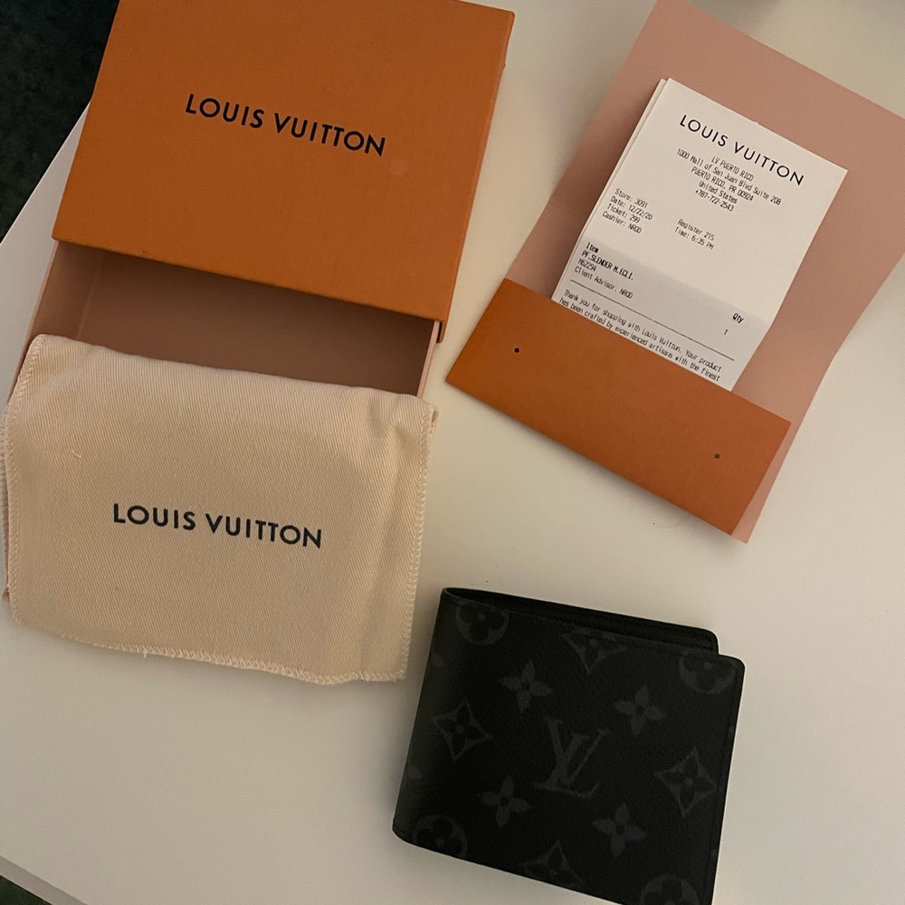 Louis Vuitton man wallet